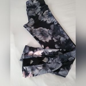 "2 for $8" Girl's yoga pants by Old Navy, black floral, size L (10-22).